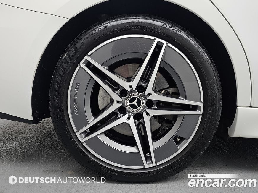 Mercedes-Benz C-Class C200 AMG Line, 2024