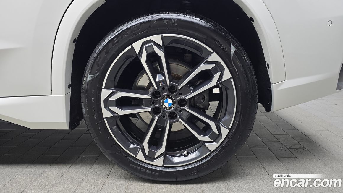 BMW X1 xDrive 20i M Sport, 2024
