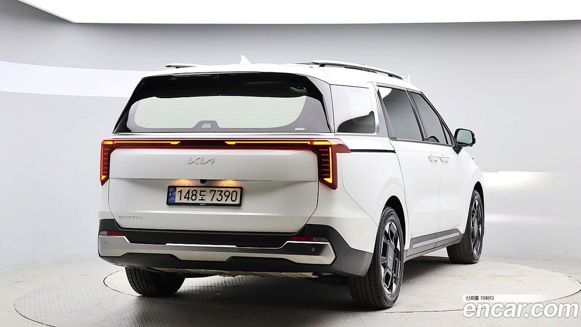 Kia Carnival 9-Seater Signature, 2024
