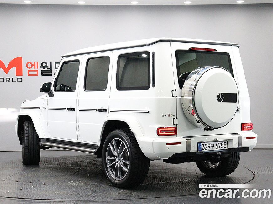 Mercedes-Benz G-Class G450d, 2025