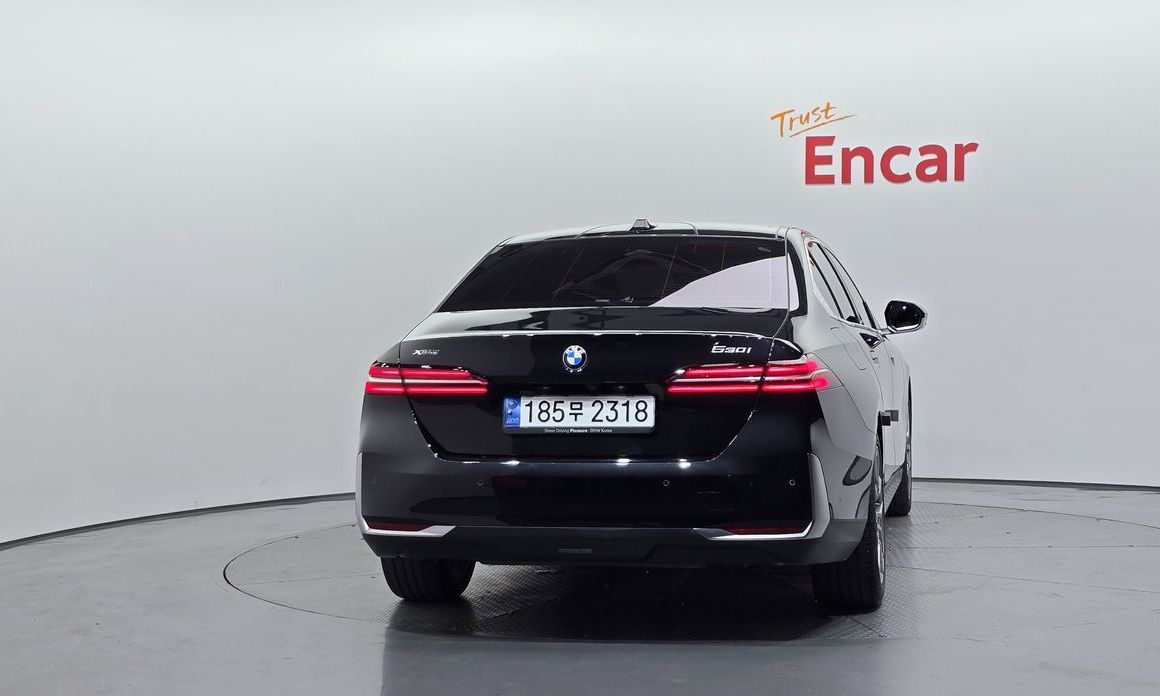 BMW 5-Series 530i xDrive, 2024