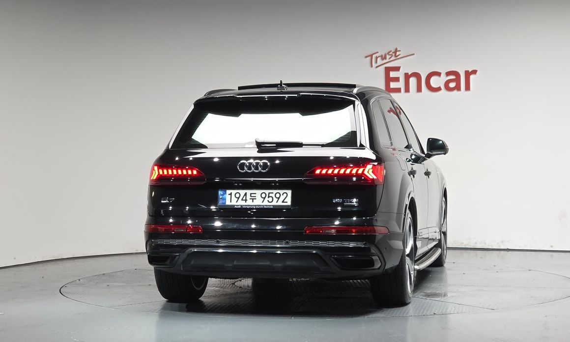 Audi Q7 55 TFSI Quattro Premium, 2022