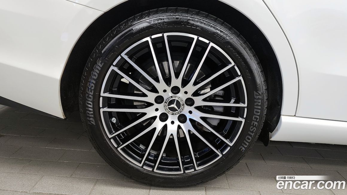 Mercedes-Benz C-Class C300 4MATIC Avantgarde, 2024