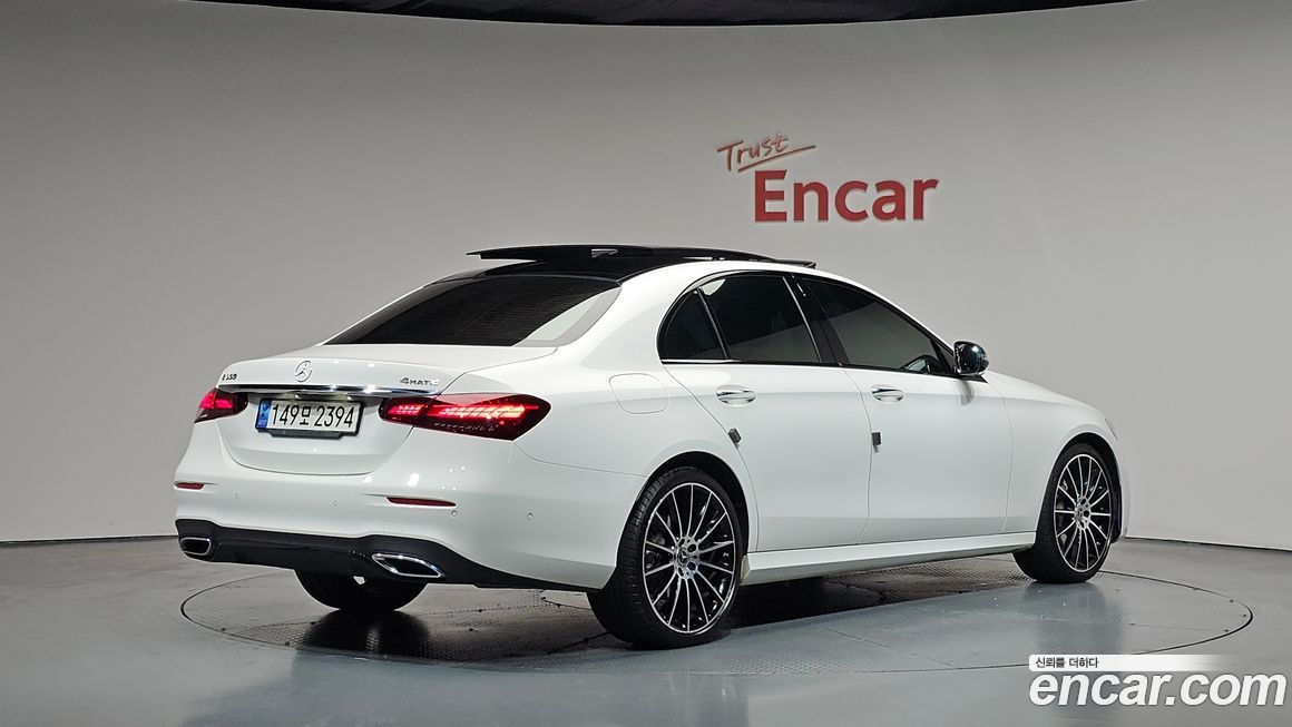 Mercedes-Benz E-Class E350 4MATIC AMG Line, 2023