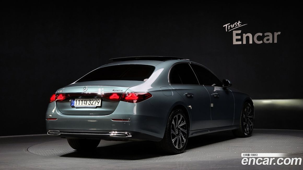 Mercedes-Benz E-Class E300 4MATIC Exclusive, 2024