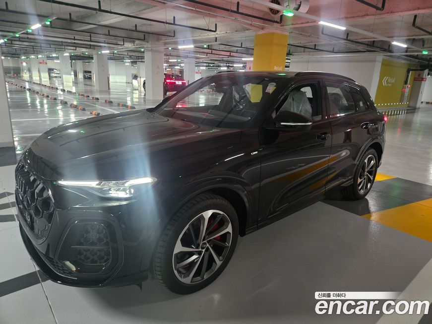 Audi Q5 40 TDI Quattro S Line Black Edition, 2025