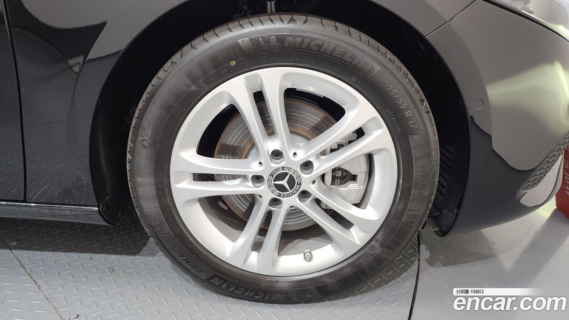 Mercedes-Benz A-Class A220 Hatchback, 2025