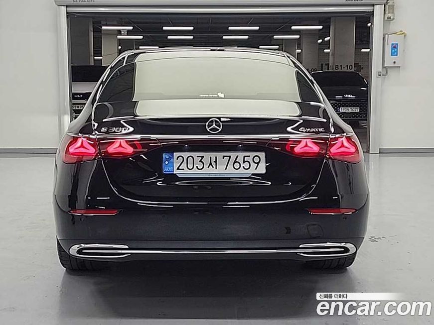 Mercedes-Benz E-Class E300 4MATIC Exclusive, 2024