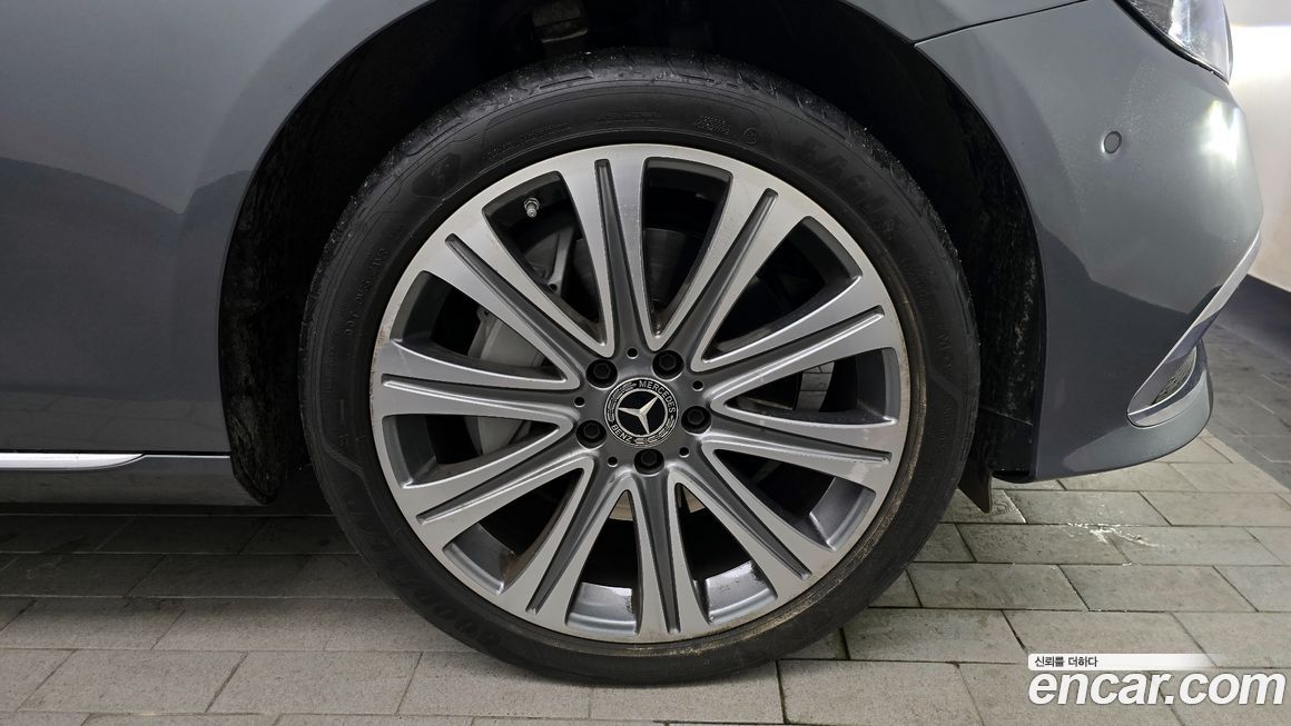 Mercedes-Benz E-Class E350 4MATIC Exclusive, 2023