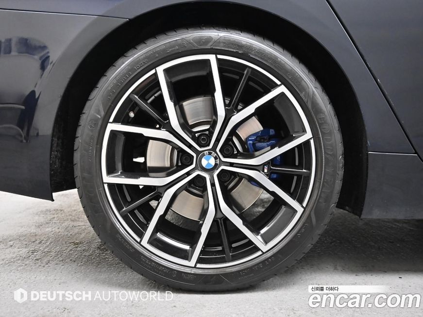 BMW 5-Series 530i M Sport Package, 2022