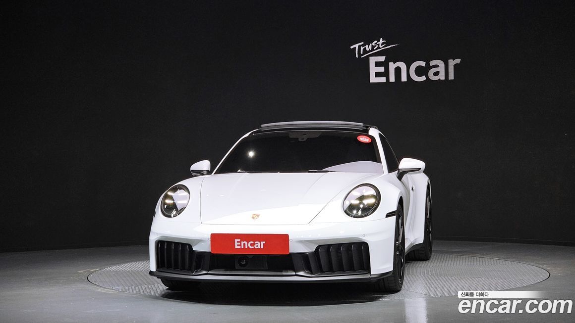 Porsche 911 Carrera 4 GTS, 2026