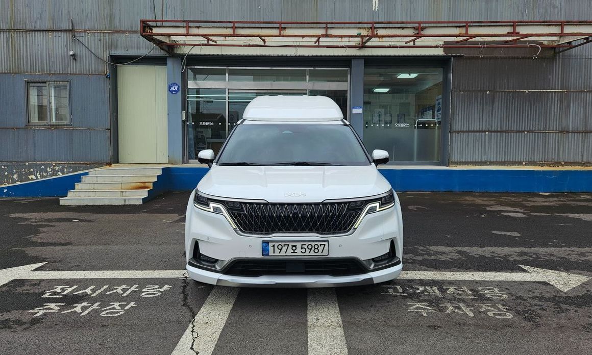 Kia Carnival 9-Seater Hi-Limousine, 2022