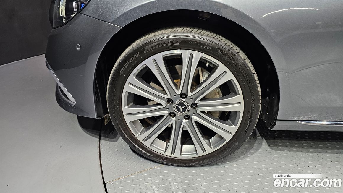 Mercedes-Benz E-Class E350 4MATIC Exclusive, 2023