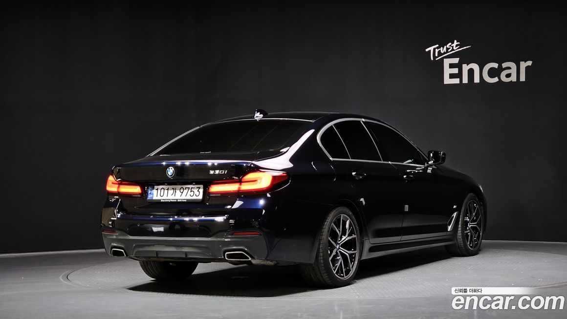 BMW 5-Series 530i M Sport Package, 2023