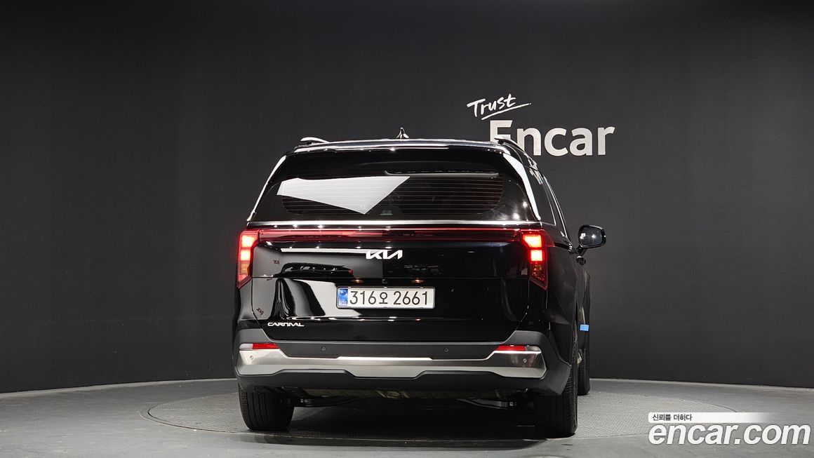 Kia Carnival 9-Seater Signature, 2025