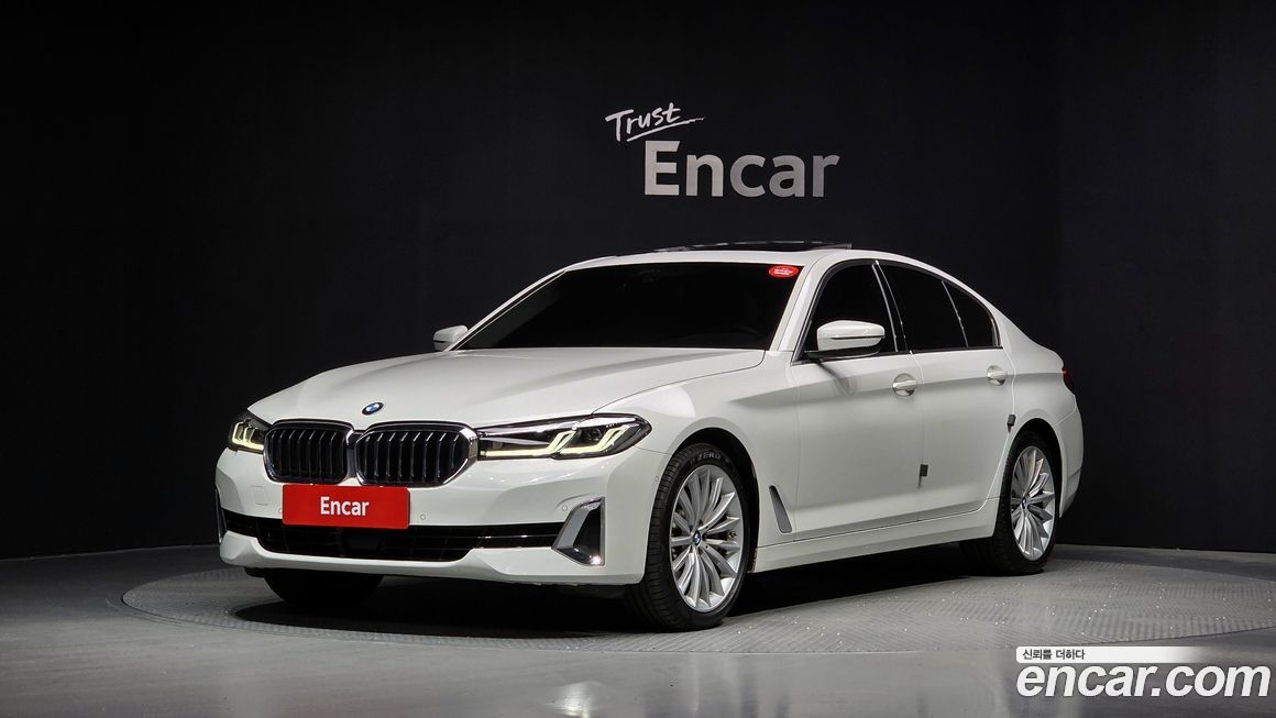 BMW 5-Series 530i Luxury, 2023