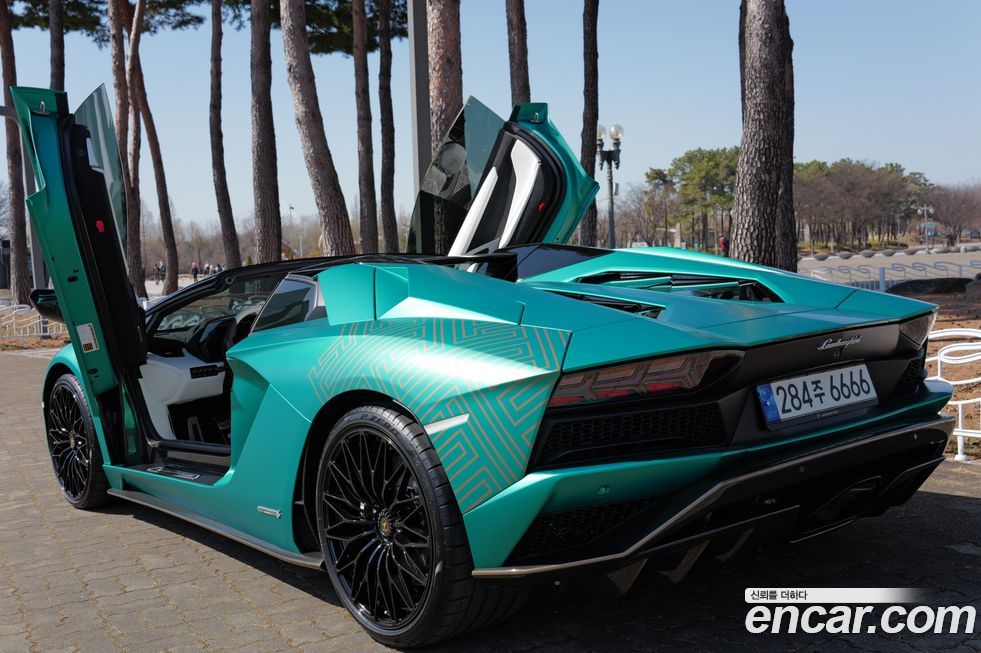 Lamborghini Aventador S LP740-4 Roadster, 2021