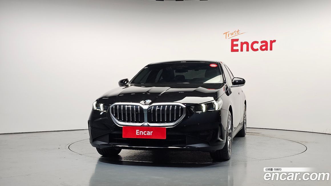 BMW 5-Series 520i, 2024