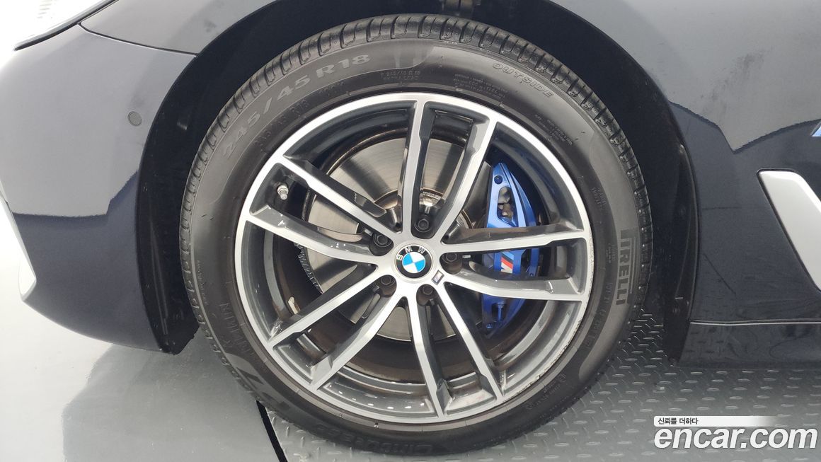 BMW 5-Series 523d M Sport, 2023