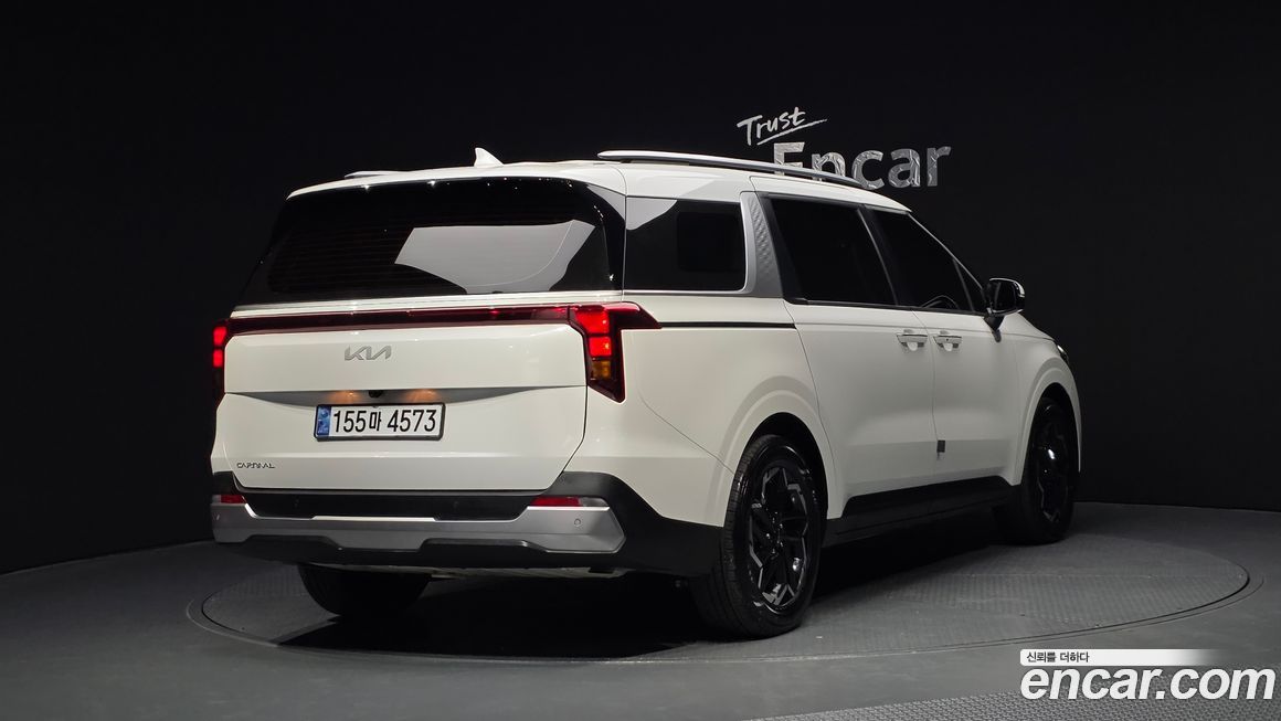 Kia Carnival 9-Seater Prestige, 2024