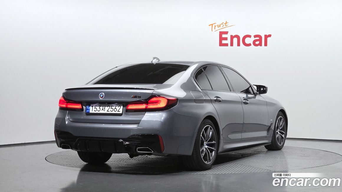 BMW 5-Series 520i M Sport, 2023