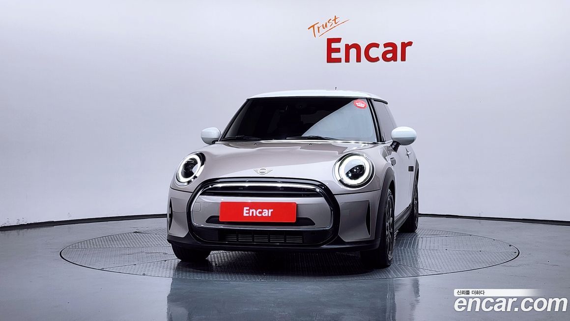 Mini Cooper Classic, 2024