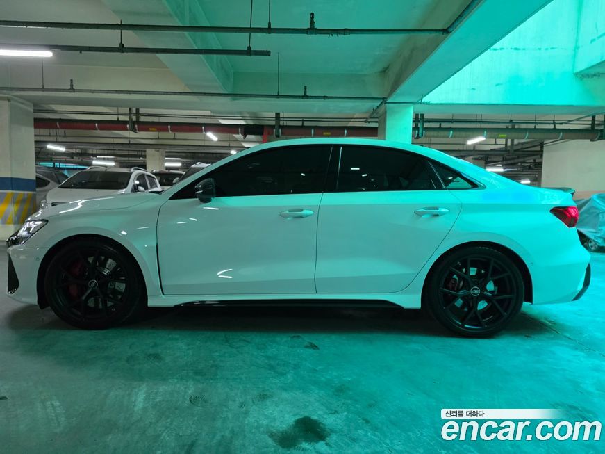 Audi RS3 2.5 TFSI Quattro Carbon Edition, 2025