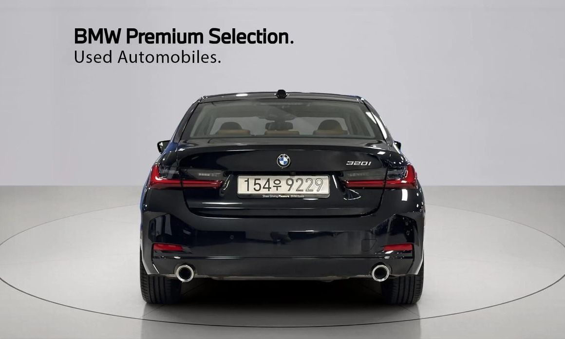 BMW 3-Series 320i, 2025