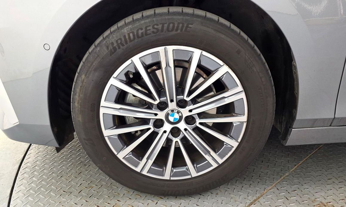 BMW 2-Series 218d Luxury, 2022