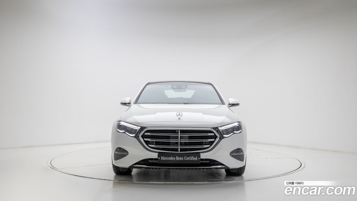 Mercedes-Benz E-Class E300 4MATIC Exclusive, 2026