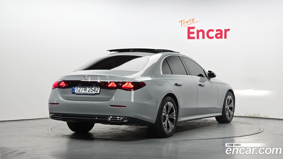 Mercedes-Benz E-Class E200 Avantgarde, 2024