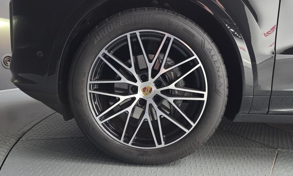 Porsche Cayenne 3.0, 2024