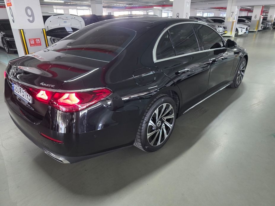 Mercedes-Benz E-Class E300 4MATIC Exclusive, 2024
