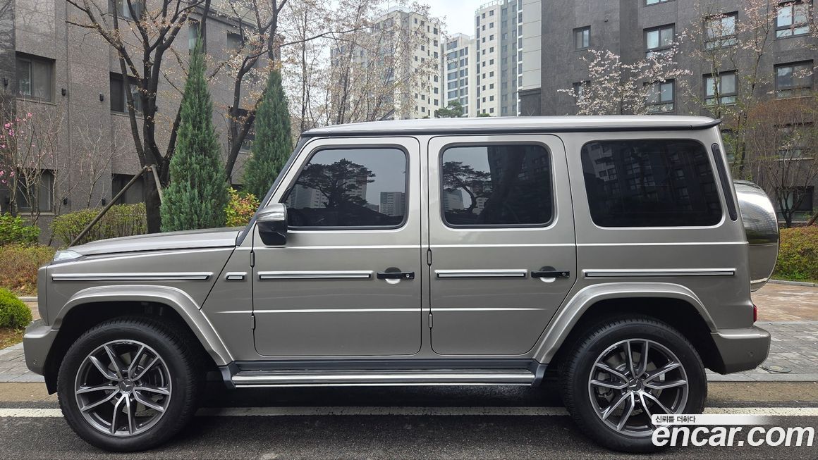 Mercedes-Benz G-Class G450d, 2025