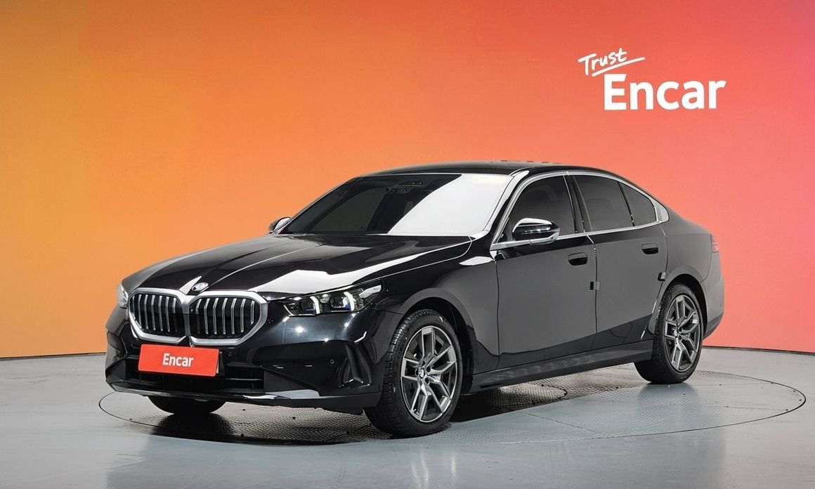 BMW 5-Series 520i, 2025