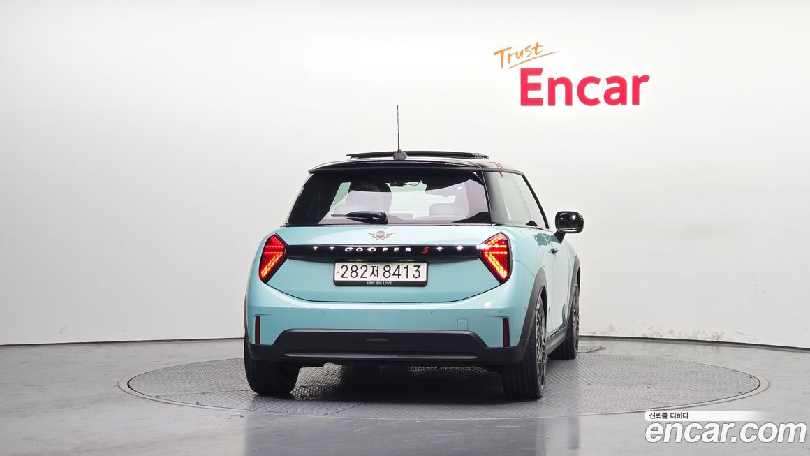 Mini Cooper Favoured, 2025