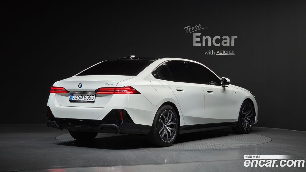 BMW 5-Series 520i M Sport, 2025