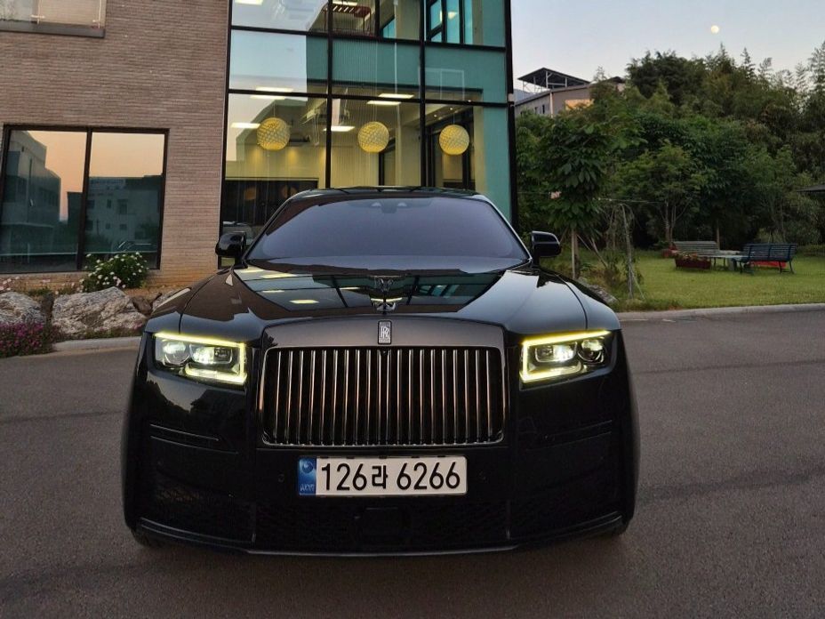 Rolls-Royce Ghost 6.7 V12 Black Badge, 2023