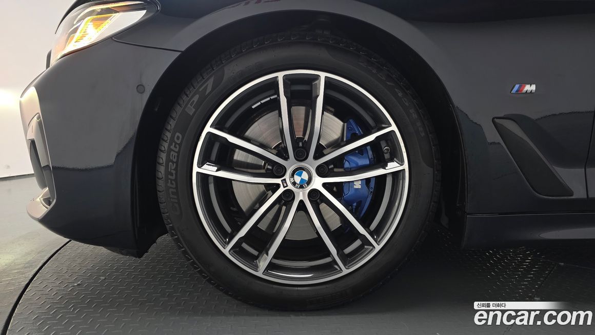 BMW 5-Series 520i M Sport, 2023