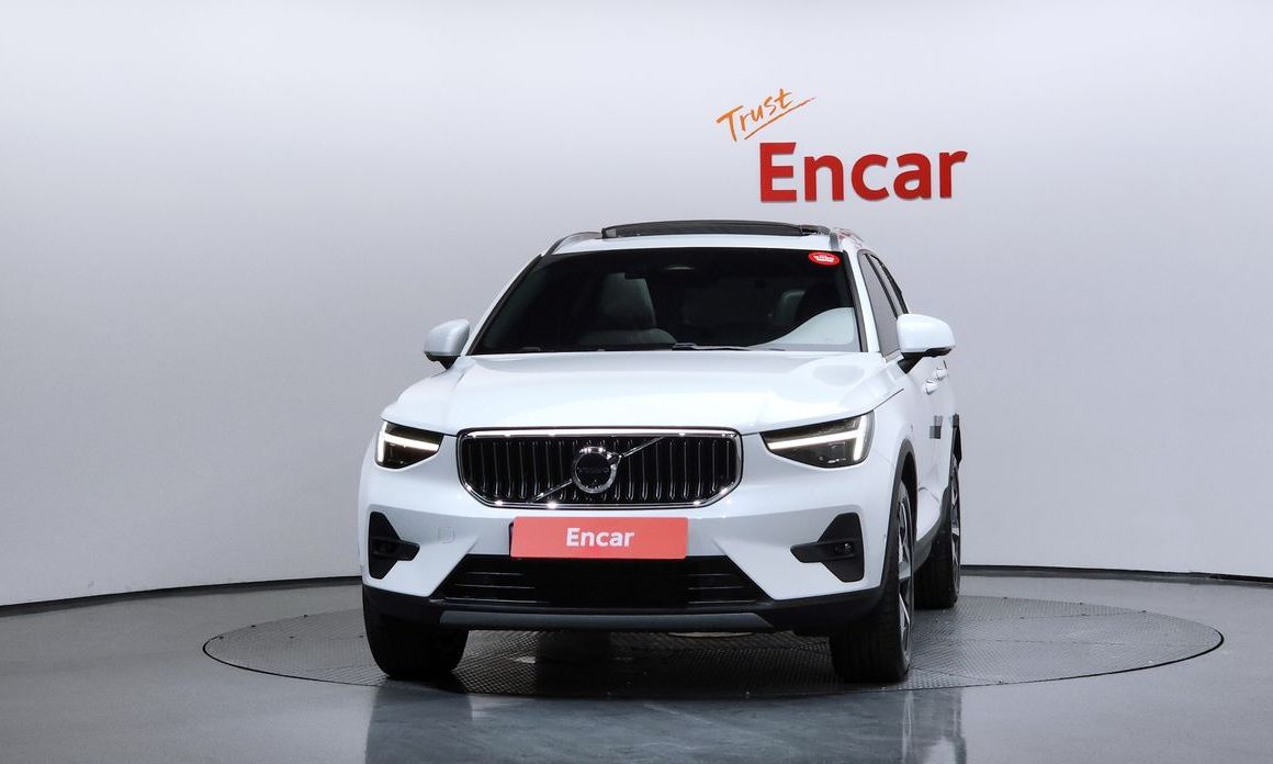 Volvo XC40 B4 Ultimate Bright, 2024