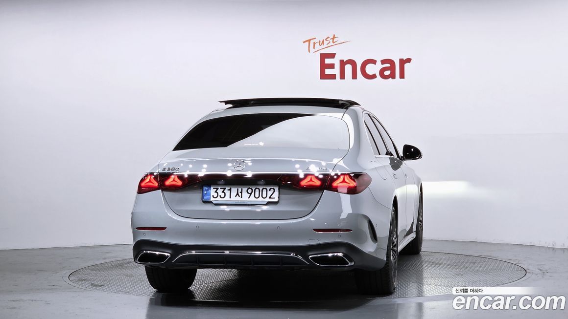 Mercedes-Benz E-Class E300 4MATIC AMG Line Premiere Special, 2024