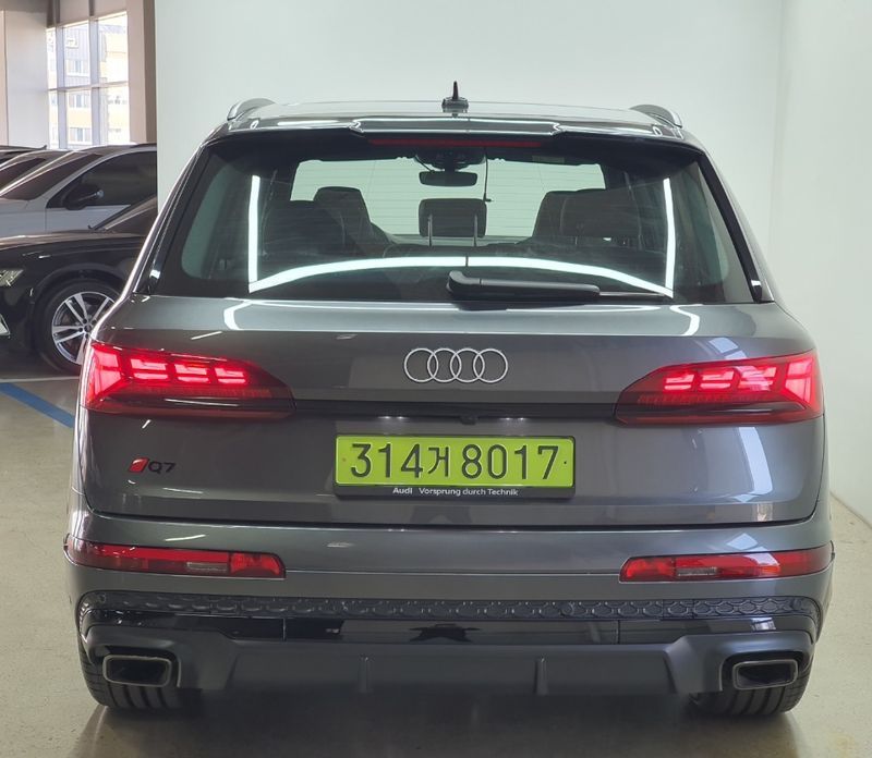 Audi Q7 55 TFSI Quattro Premium, 2025