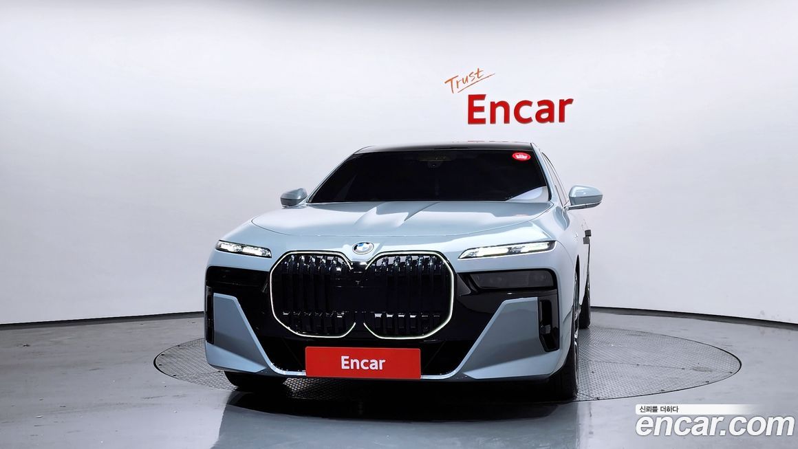 BMW 7-Series 740i xDrive M Sport, 2025