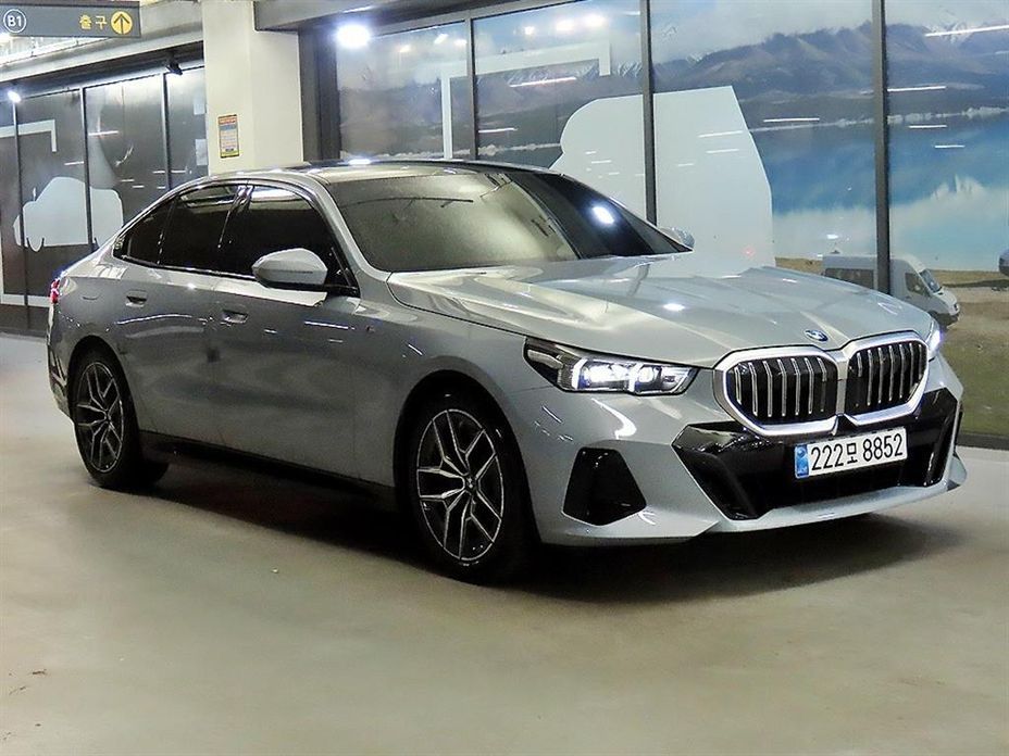 BMW 5-Series 520i M Sport, 2025