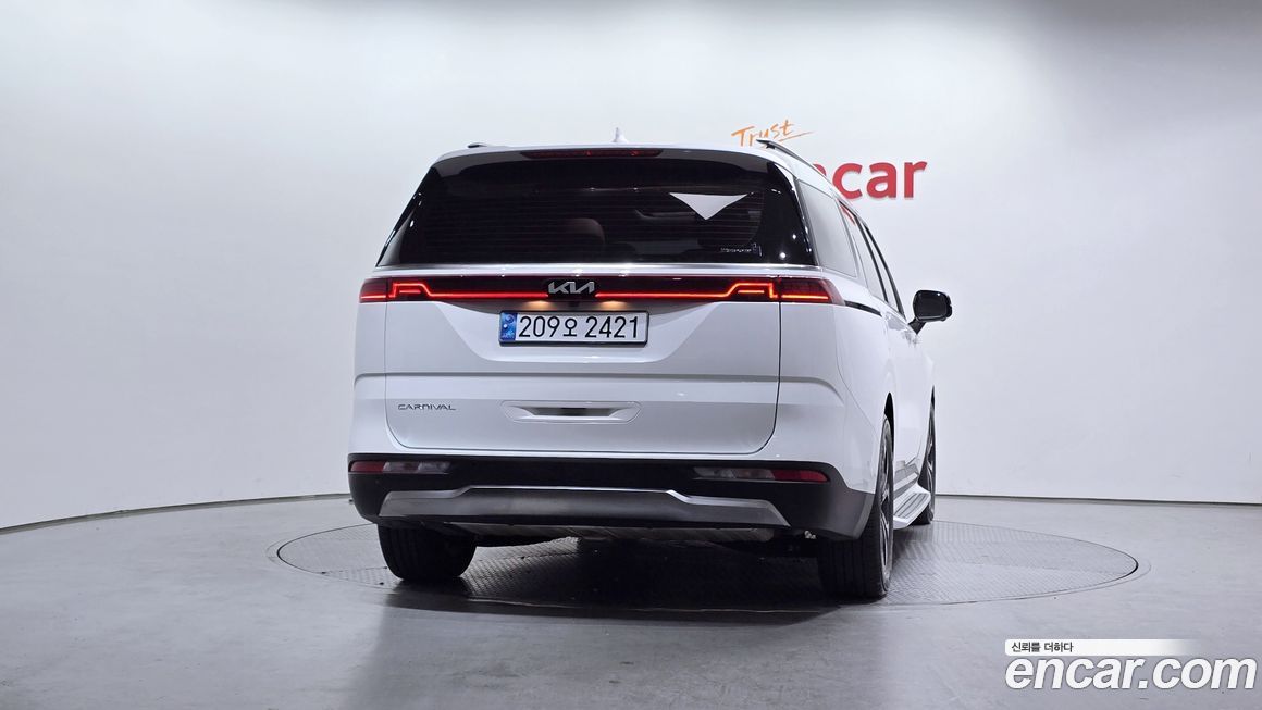 Kia Carnival 9-Seater Signature, 2022