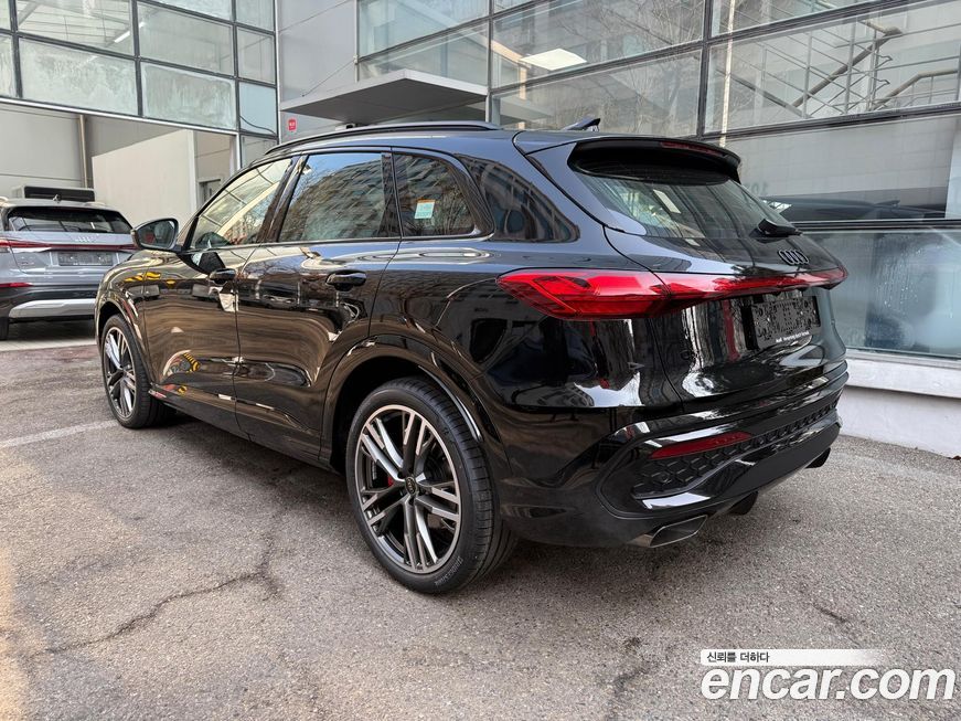 Audi Q5 45 TFSI Quattro S Line Black Ediiton, 2025
