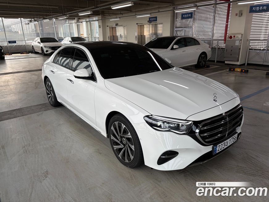 Mercedes-Benz E-Class E300 4MATIC Exclusive, 2025