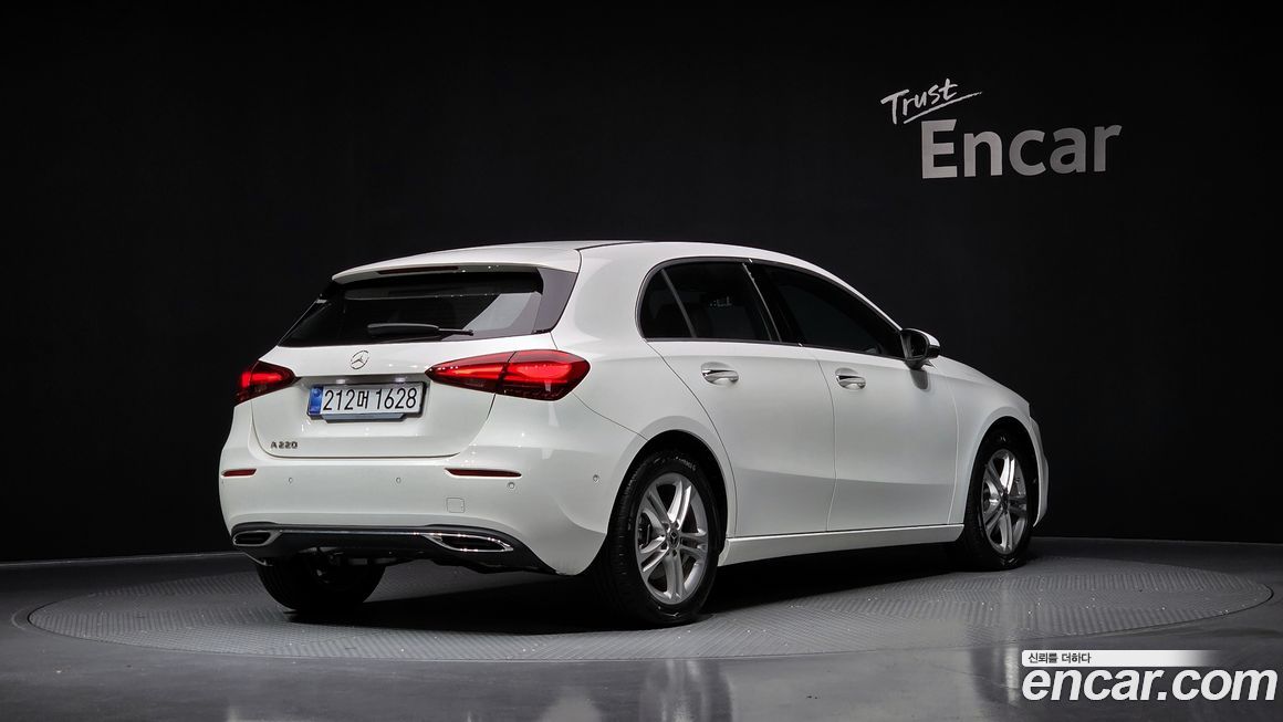 Mercedes-Benz A-Class A220 Hatchback, 2025