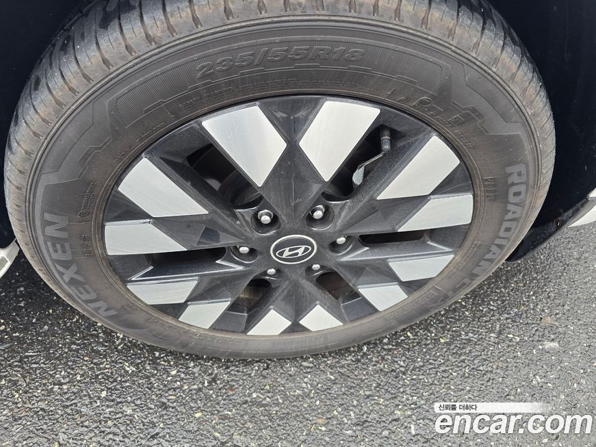 Hyundai Staria 4WD Lounge 7-Seater, 2025