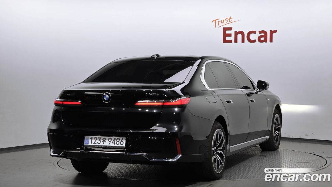 BMW 7-Series 740d xDrive M Sport, 2025